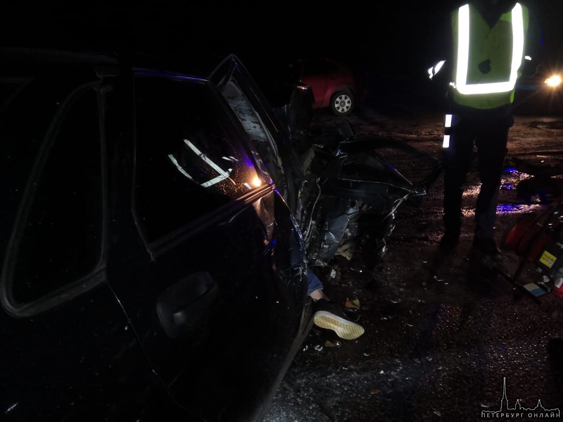 Приора vs Lancer В лобовом ДТП погиб пассажир отечественной легковушки. Вечером в 19:10 на 36 ...