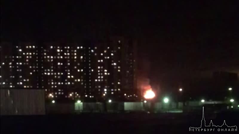 В Новом Девяткино - два пожара за один вечер Сперва сгорела квартира в 15-этажном доме на улице Эн...