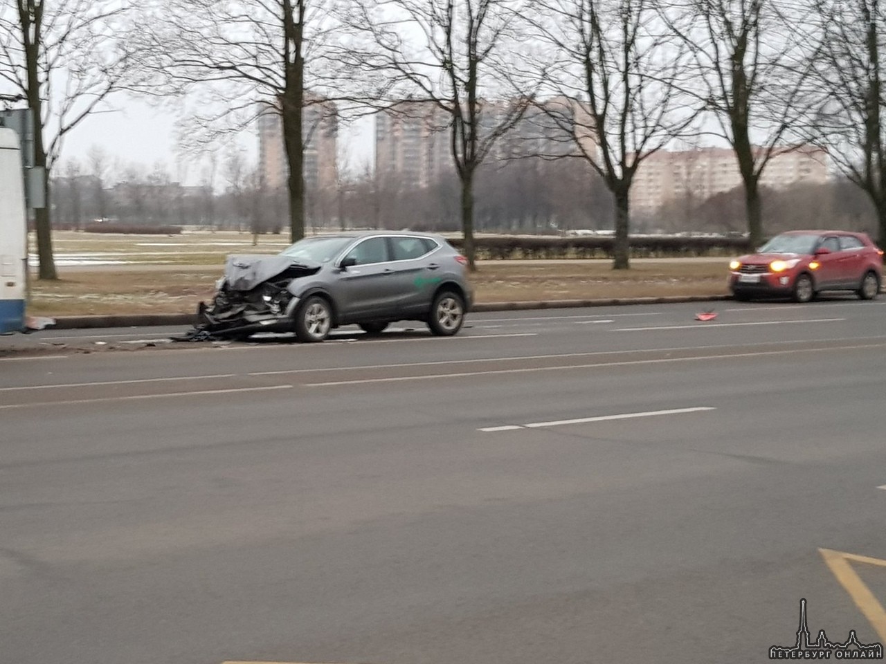 Авария с каршерингом на Маршала Жукова, перед проспектом Ветеранов. Задействовано три машины и тролл...