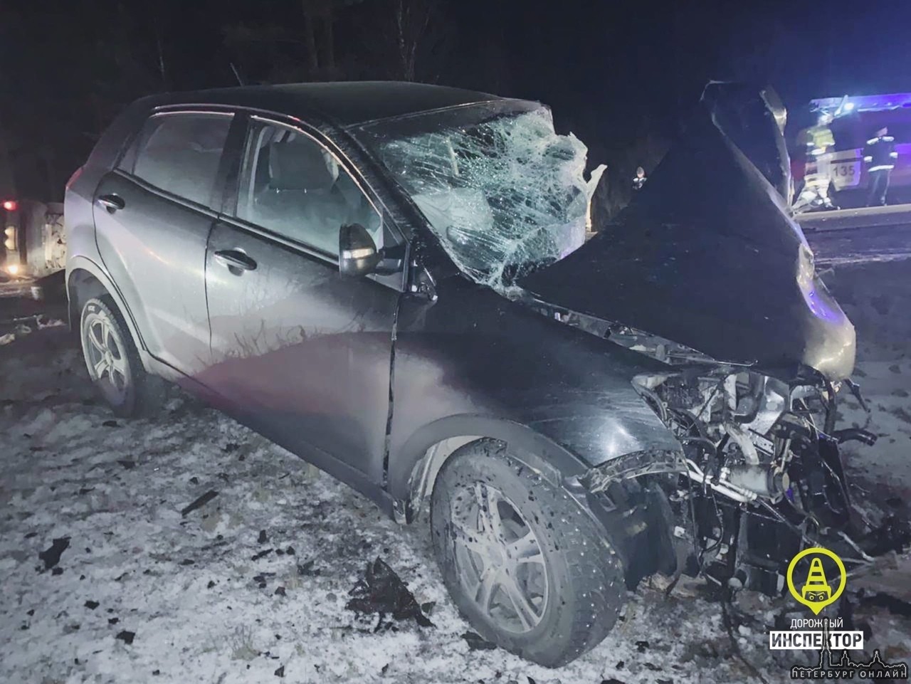 1 февраля около 7 часов утра на 137 км. автодороги «СПб - Псков» столкнулись два автомобиля: Land Ro...