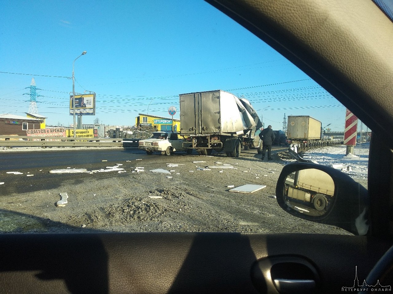 Шпунты Ларсена снесли кузов Газону на выезде из города по Мурманскому шоссе. У первого поворота в Ря...