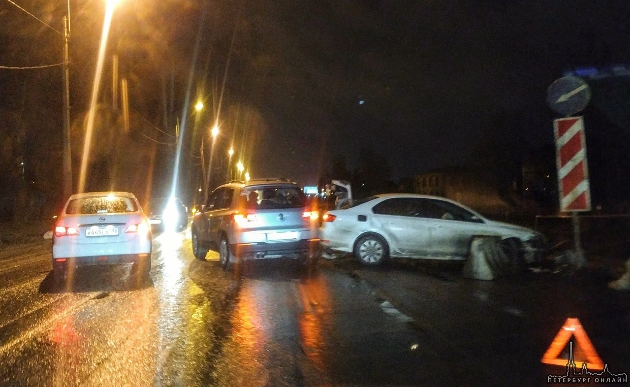 Рано утром 16 февраля на Таллинском шоссе произошло ДТП между двумя VW. В месте проведения дорожных ...