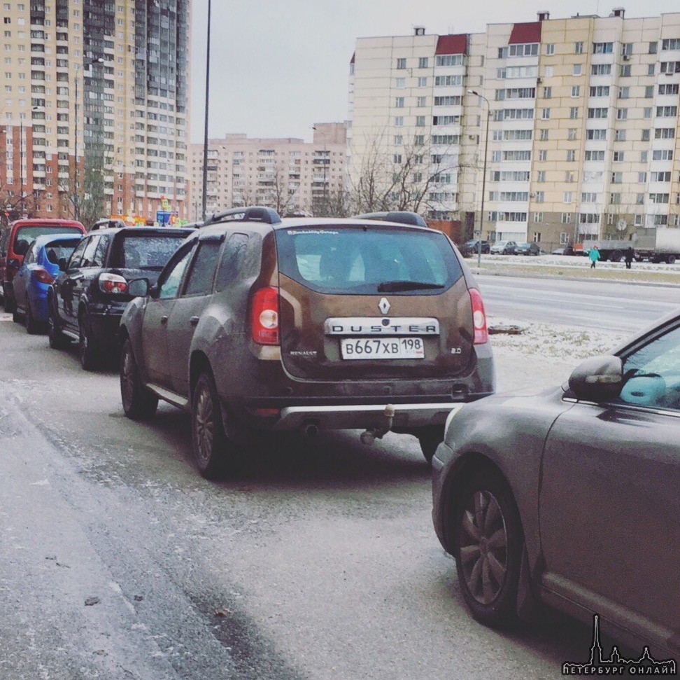 17 февраля в 9 утра в Невском районе, около дома 5 на Российском проспекте был угнан автомобиль Rena...
