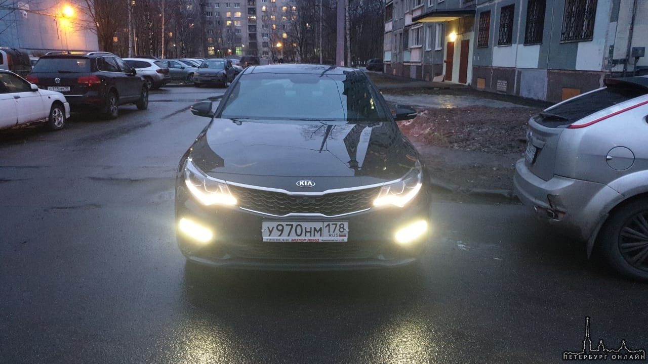 16 февраля в 19 часов от дома 4 по проспекту Большевиков, был угнан автомобиль Kia Optima GT-line че...