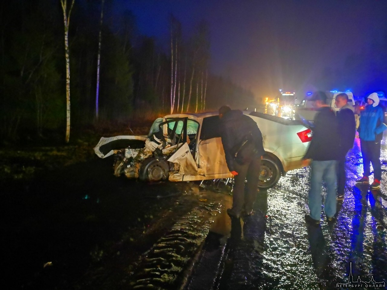 Лобовое столкновение произошло в селе Ушаки на проспекте Кирова. Службы на месте. Глухая пробка в об...