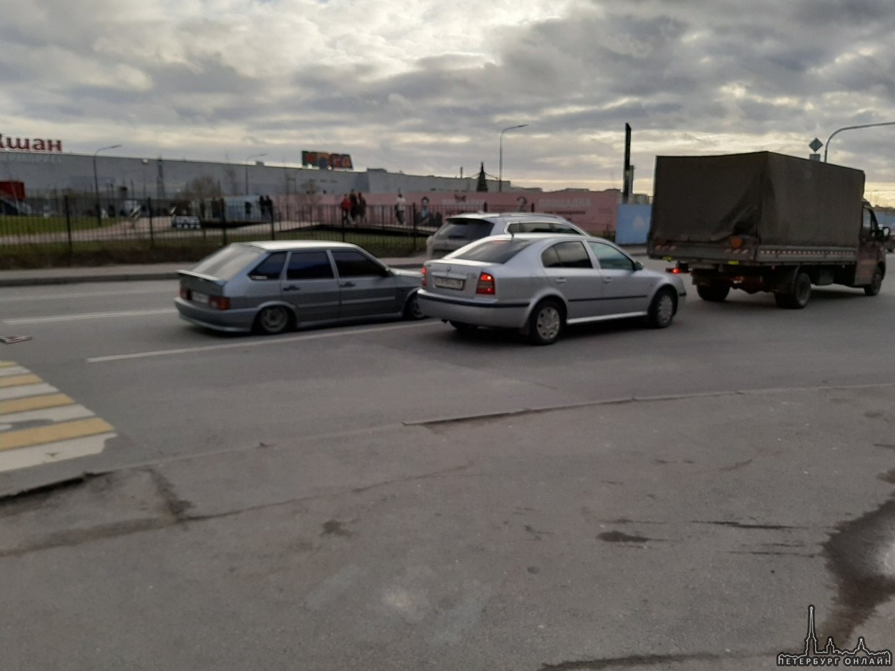 Заниженная, тонированая в круг чепырка, приехала в Нисан в городе Кудрово на перекрёстке Строителе...