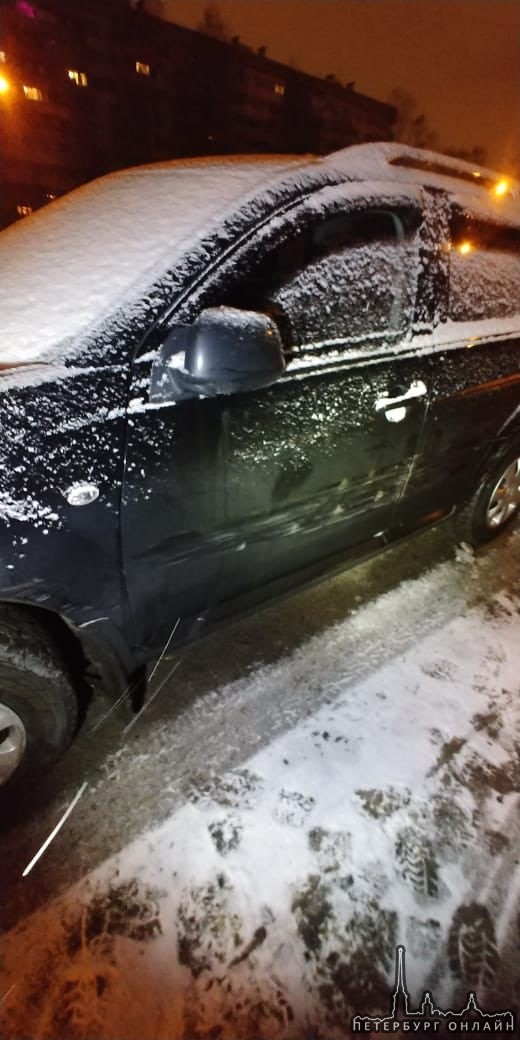 Ночью 01 марта около 01:22 на улице Верности, предположительно темный Hyundai Solaris (серого или син...