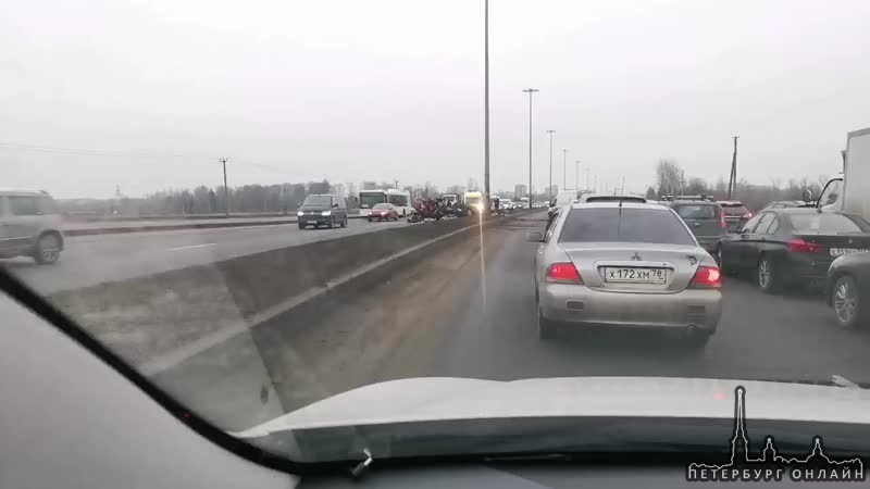 Серьезная авария произошла на Петербургском шоссе, от Пушкина в сторону города Санкт-Петербурга, нед...