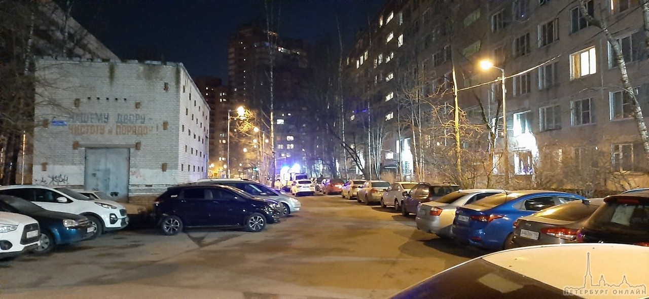 В 23:50 8 марта , во дворе проспекта Луначарского 76 произошло нападение у 5ой парадной на нашего со...