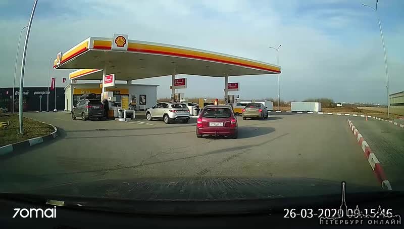Невнимательный на Shell, Ропшинское шоссе.
