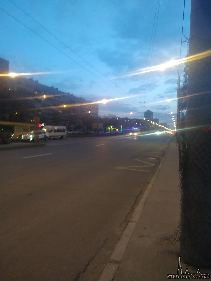 Сбили велосипедиста на проспекте Маршала Жукова (напротив дома 28) реанимация на месте.