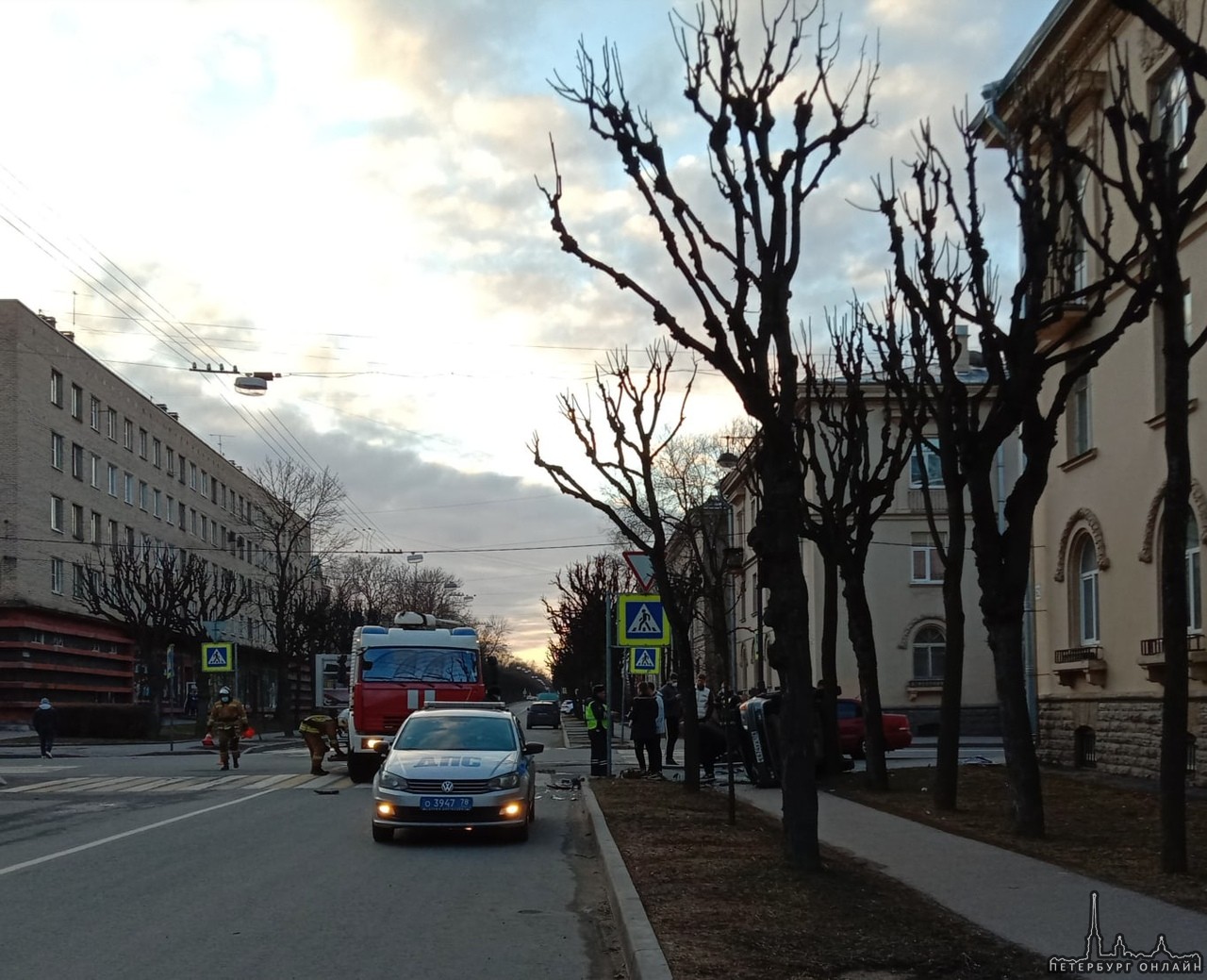 ДТП произошло в 19:00 в Пушкине на пресечении Магазейной и Оранжерейной. Было задымление в машинах. ...