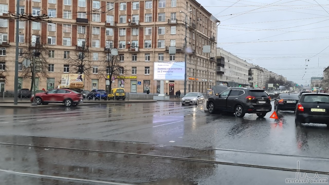 ДТП случилось на Заневской площади