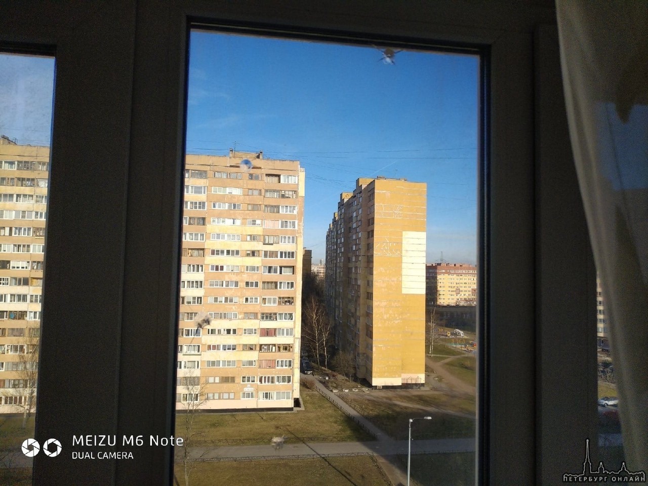 Подруге на Кузнецова 29к1 расстреляли окно какие-то непонятные люди, судя по всему из окон дома напр...