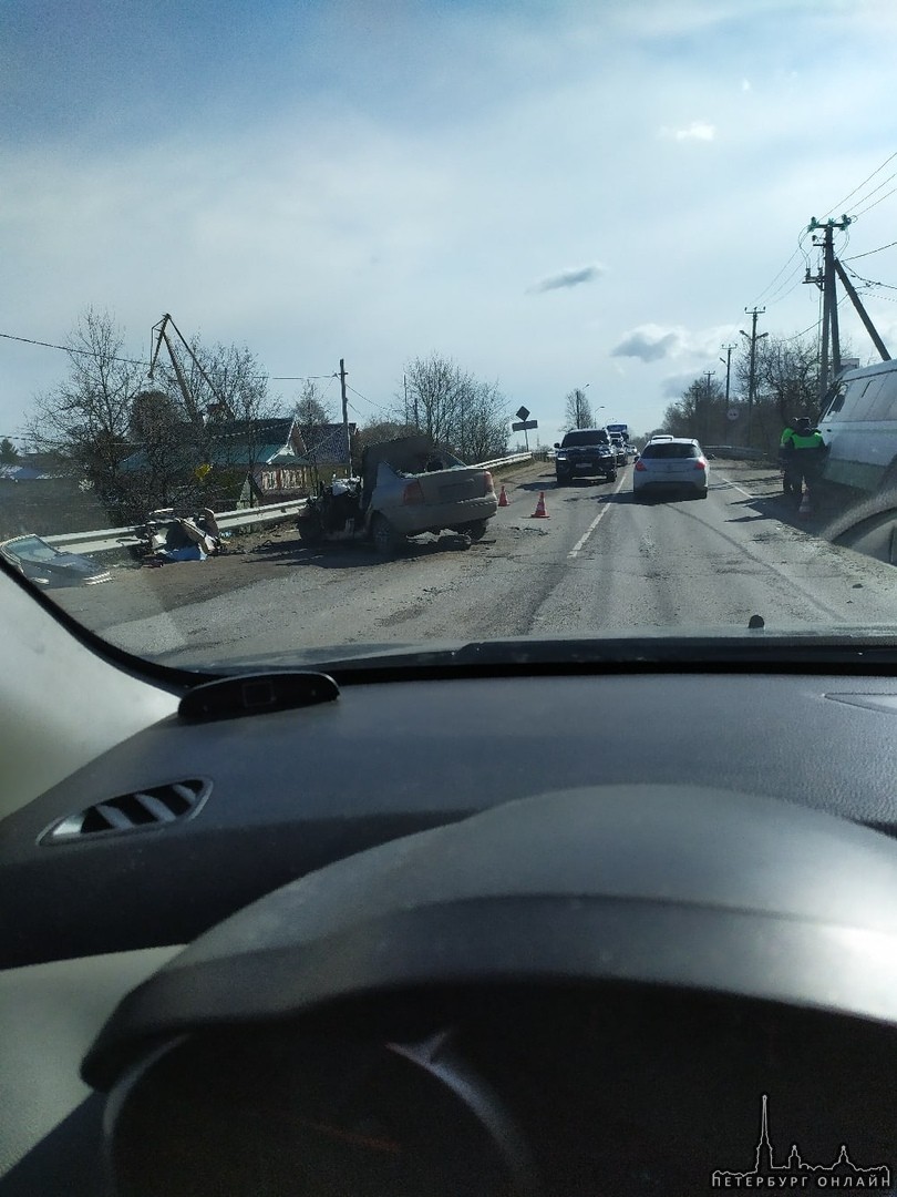 Chevrolet Вива выехал на встречную и столкнулся с автобусом На 35 км Петрозаводского шоссе погиб 36...