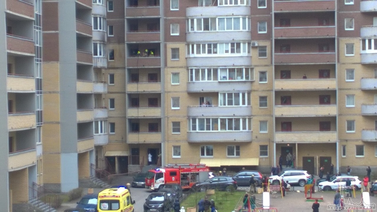 Сегодня, 20 апреля в районе 14 часов был пожар в доме 19к5 на Варшавской. Горела квартира на 5 этаже...