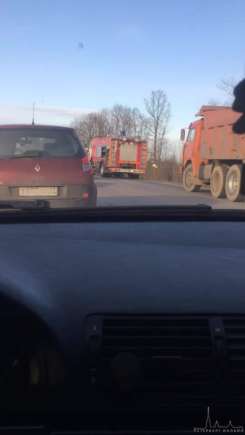 Около 18:40 произошла авария на 14 км. автодороги "Стрельна - Кипень - Гатчина", д. Олики. Мужчина...