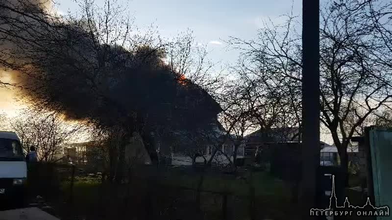В Кипени горит дом