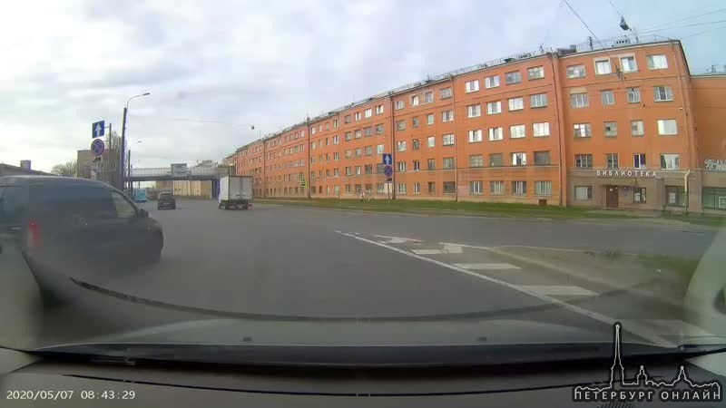 Видеозапись утреннего ДТП между Ларгусом и Газелью в Рыбацком на Рабфаковской улице.