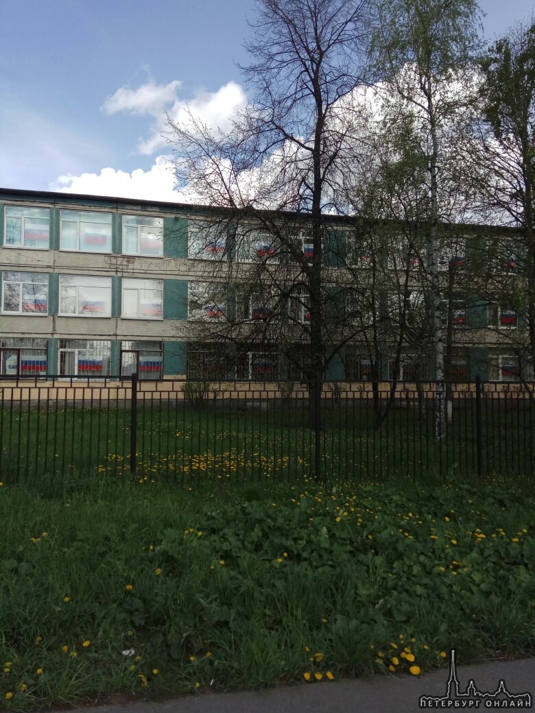 Сегодня довелось оказаться в Невском районе на Тельмана рядом со своей школой в которой проучился 10...