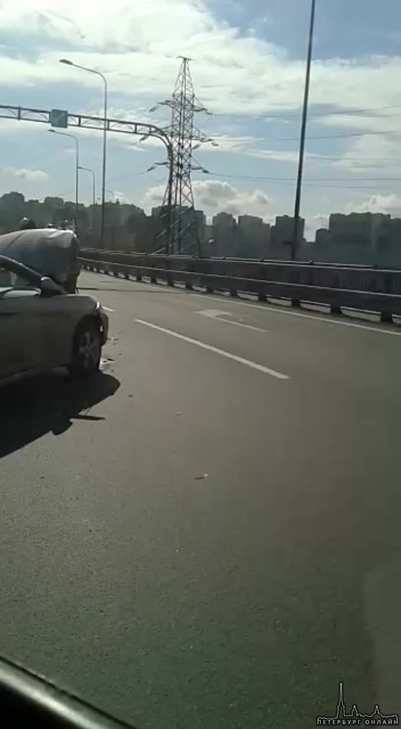5 машин столкнулось на новом Дунайском путепроводе, что над Пулковском шоссе ..