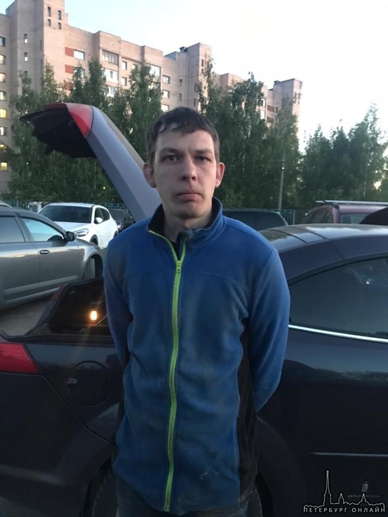 В Петербурге полицейские задержали автоугонщика Задержанный подозревается в краже иномарки во Калин...