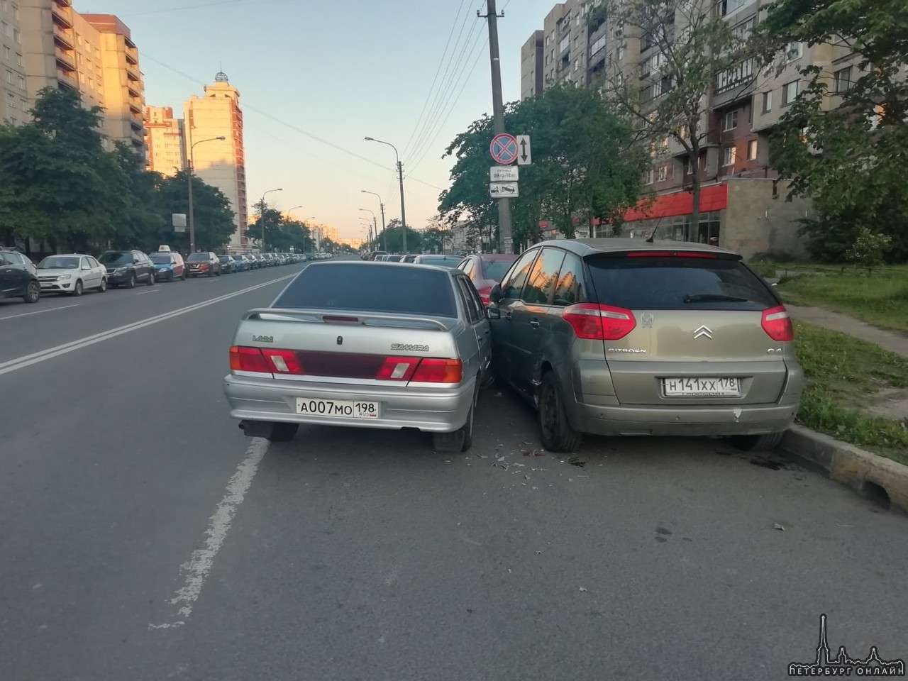 На Олеко Дундича 36, Виновник ДТП сбежал, не успели заснять.