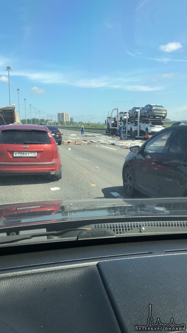 Авария на внешней стороне КАД между Талинским шоссе и въездом на Дачный.