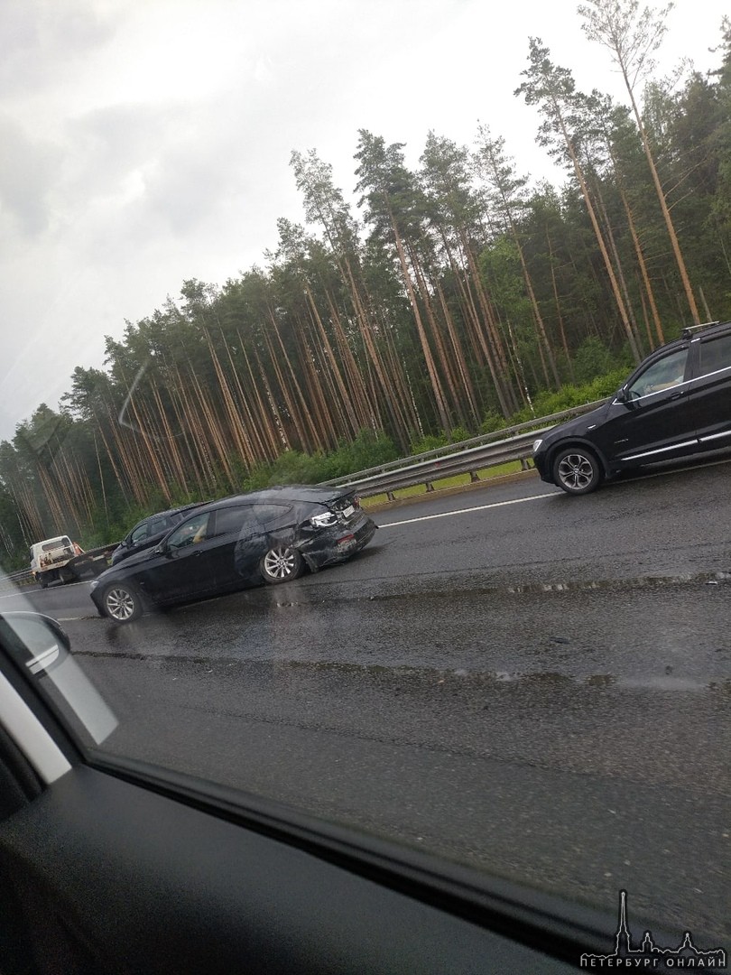 Авария на каде между Новопольем и Новосельем,пока пробки сильной нет,но она возможна в связи с ухудш...