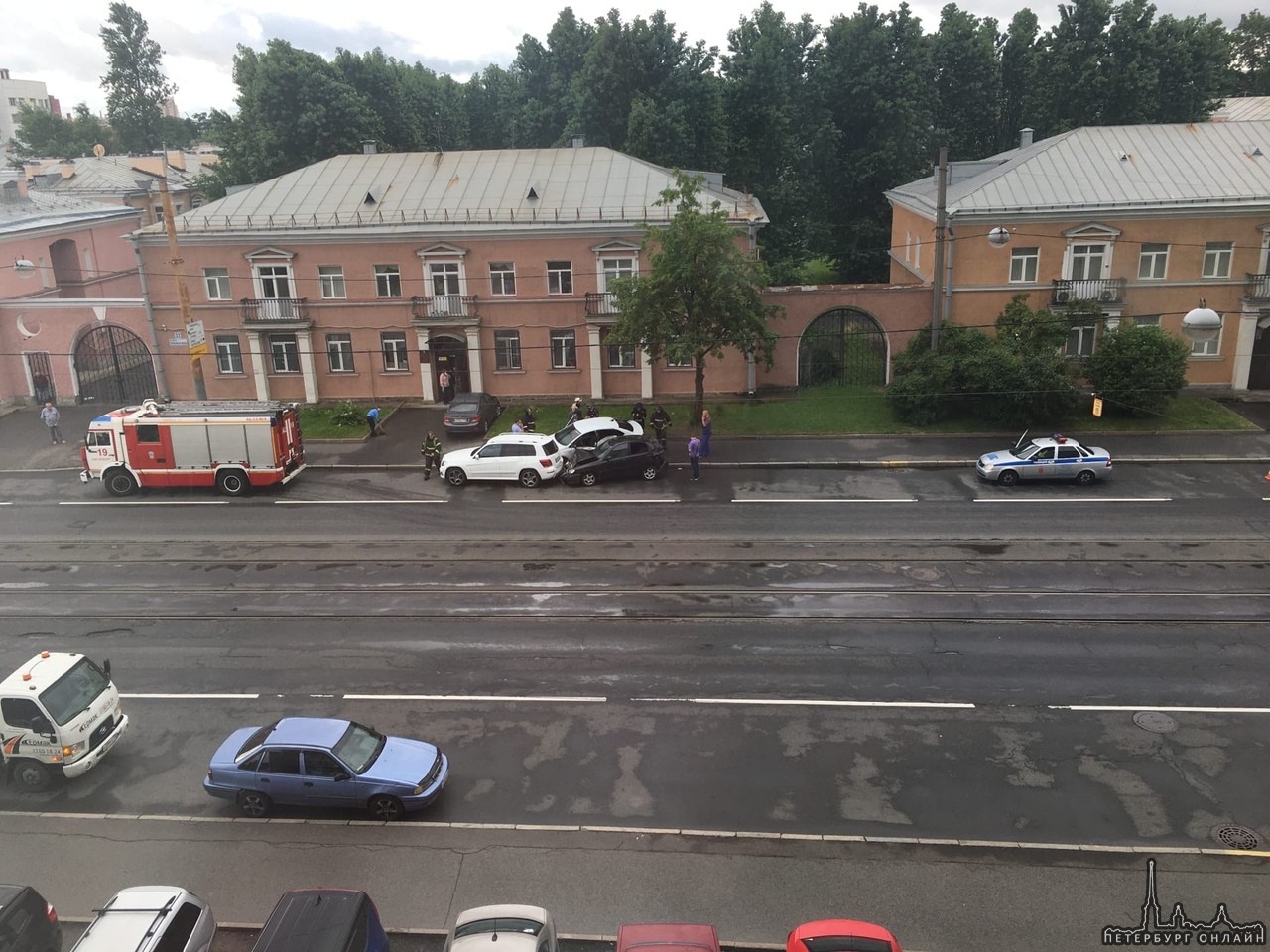 На улице Трефолева водитель Поло Седана не вошёл в поворот...