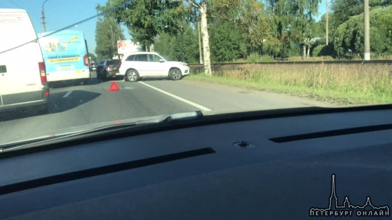 Замес перед переездом в Ольгино, перегородил все полосы Приморского шоссе. 3 легковых автомобиля и м...