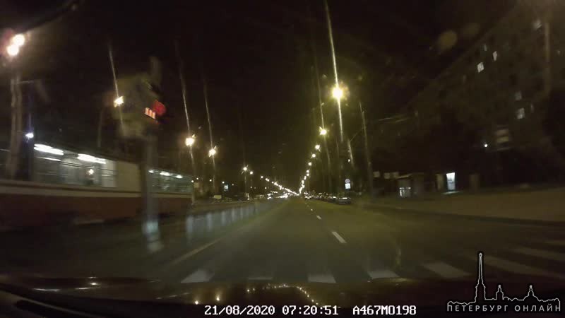 ДТП на улице Ярослава Гашека примерно в 23:20. Водитель плавно сместился из своей полосы и въехал в ...