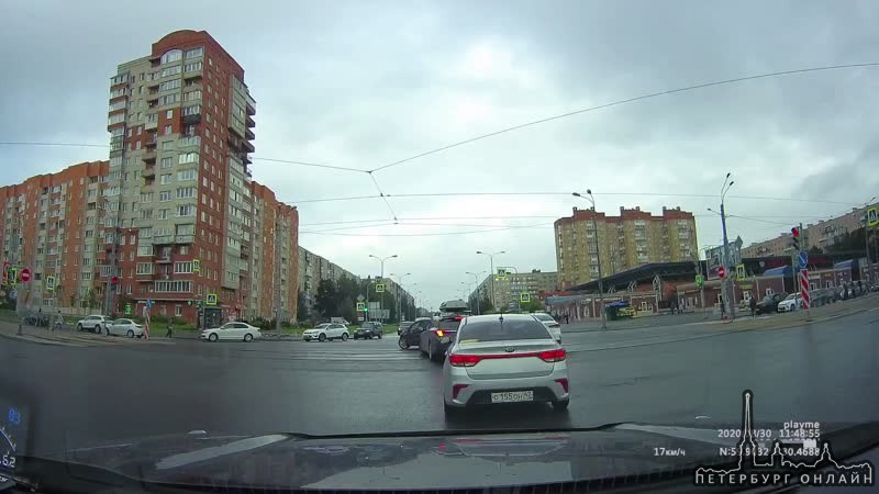 Сегодняшняя авария на перекрестке Искровского и Дыбенко. Время и дата верны.