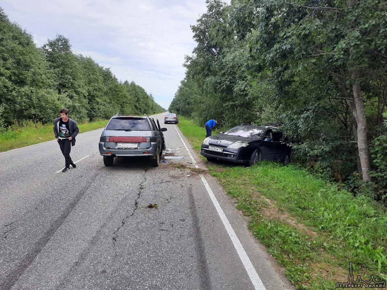 В 13 часов в Кировском районе Лен области на Приладлжском канале произошло ДТП. Ваз 2112 под управл...