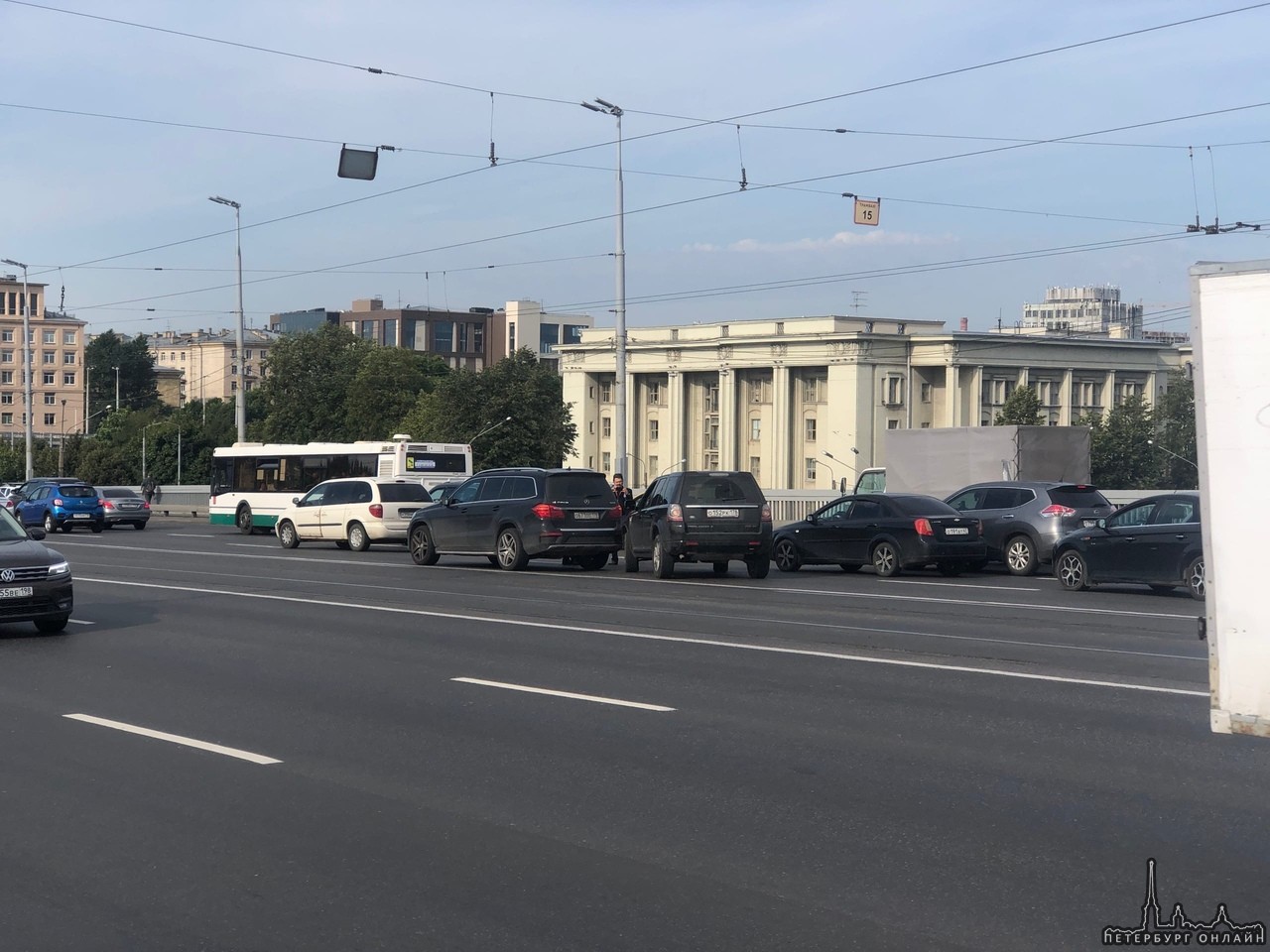 На Володарском мосту в сторону Ивановской Фрилендер задел Mercedes
