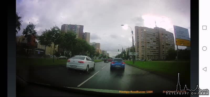 Шквальный ветер в 9:30 утра на углу Маршала Захарова и Десантников устроил игру для пешеходов и авто...