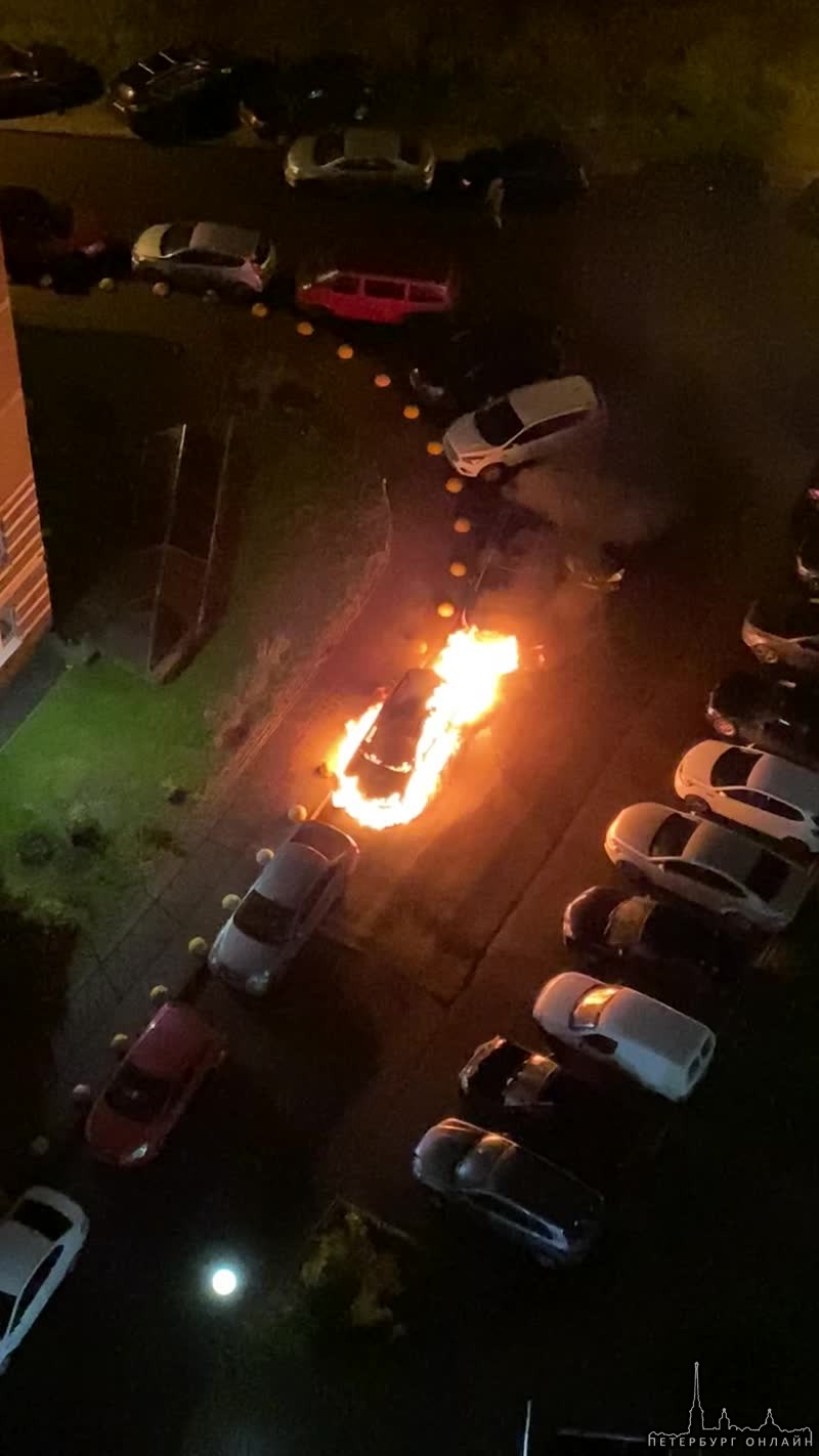 Сегодня в 4:00 утра загорелся автомобиль в посёлке Бугры Всеволожского р-на. Причина возгорания пока...
