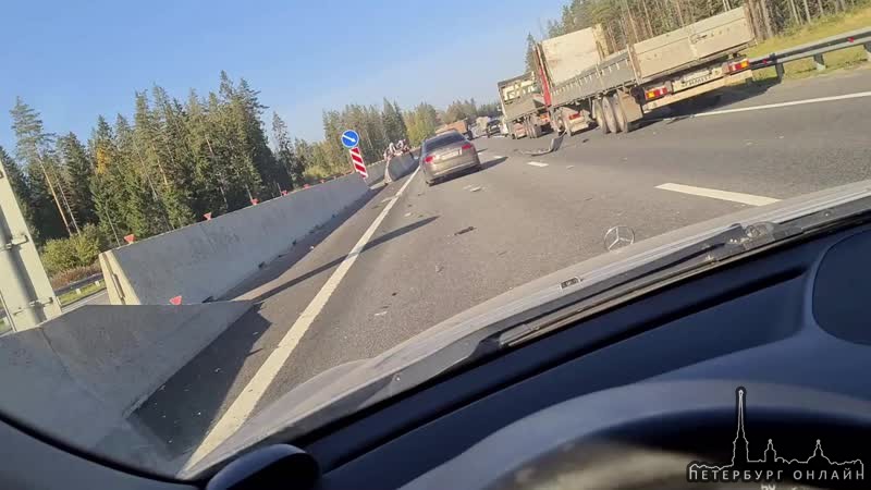 Авария на 53-й километре автодороги А-121 Сортавала, после комплекса «Игора Драйв». Машина каким-то ...