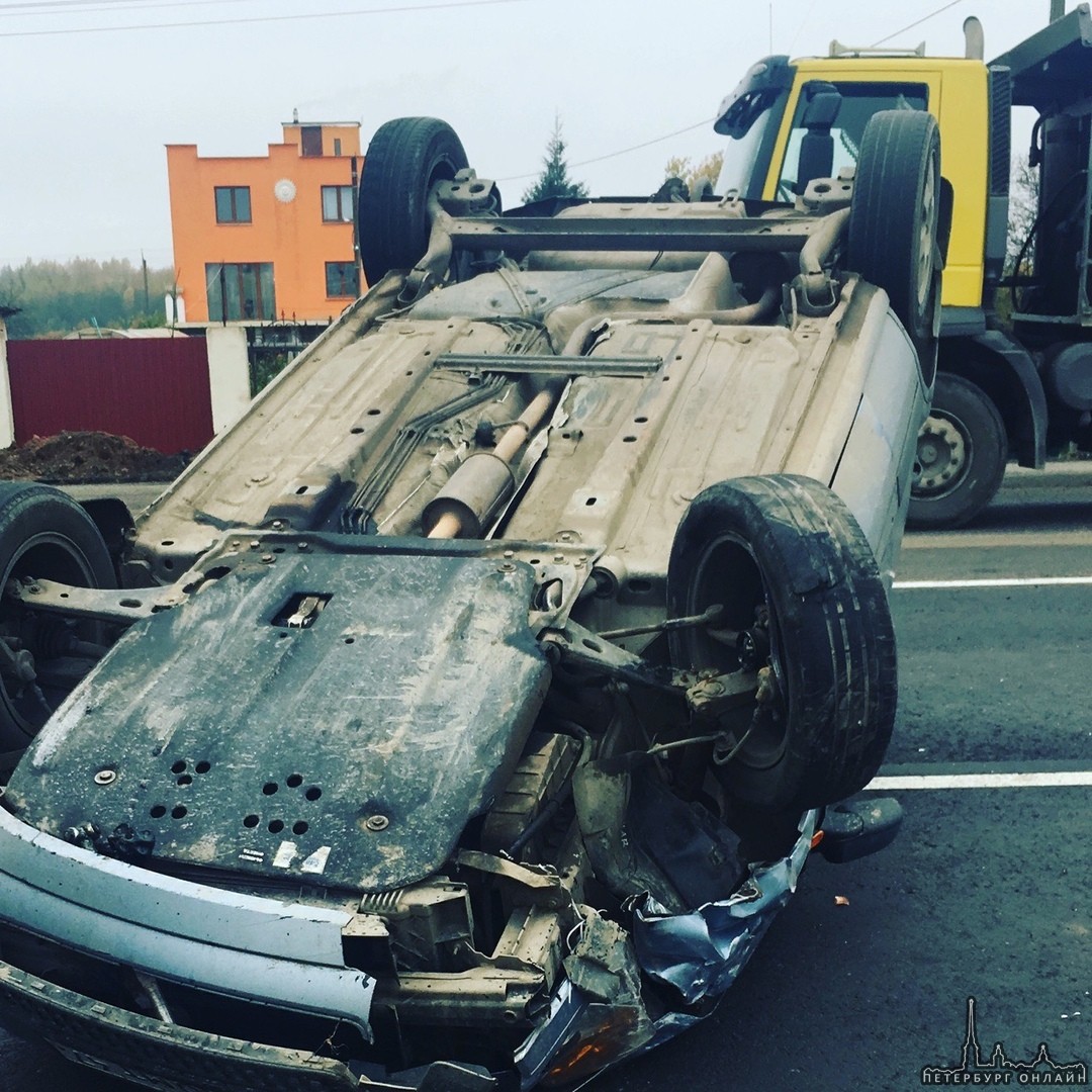 Сегодня в 10:50 на Московском шоссе напротив остановки в пгт Рябово произошла авария, в результате к...