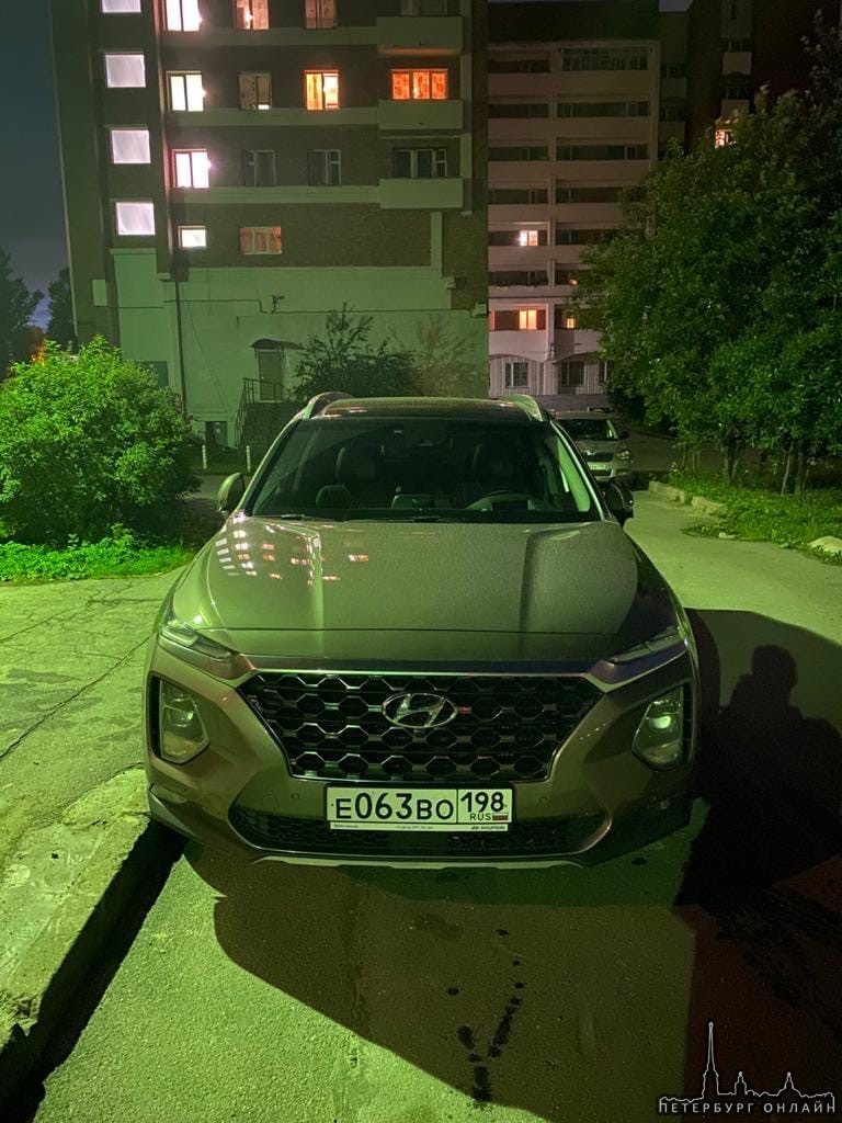 10 октября в городе Пушкине с Ахматовской улицы от дома 6 был угнан автомобиль Hyundai Santa Fe беж...