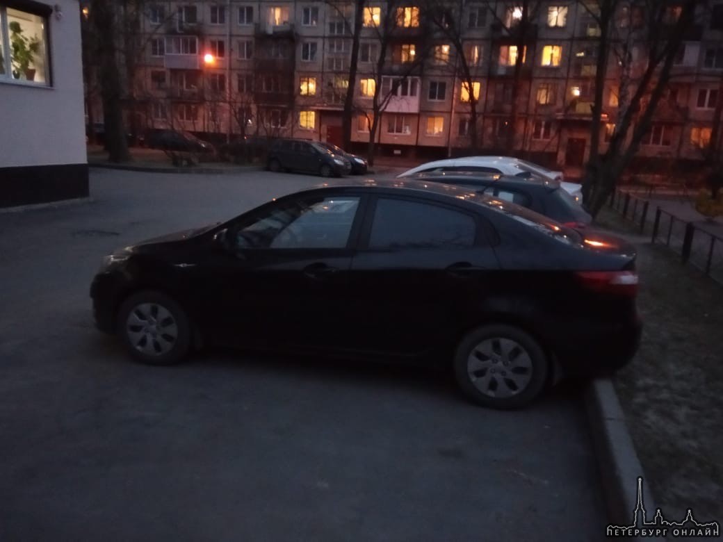 15 октября в 22:00 От дома 15 по Новоизмайловскому проспекту был угнан автомобиль Kia Rio седан черн...