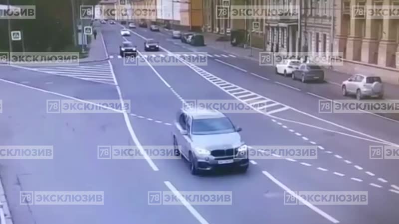 Разложили 911ый на Ждановской, А ранее Ситимобиль протаранил БМВ