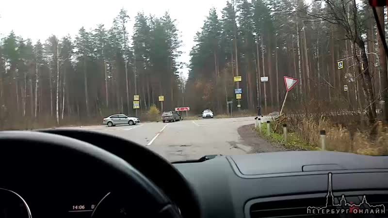 На трассе 41К-108 Пустошка-Вырица авария на пересечении с Красницким проспектом.