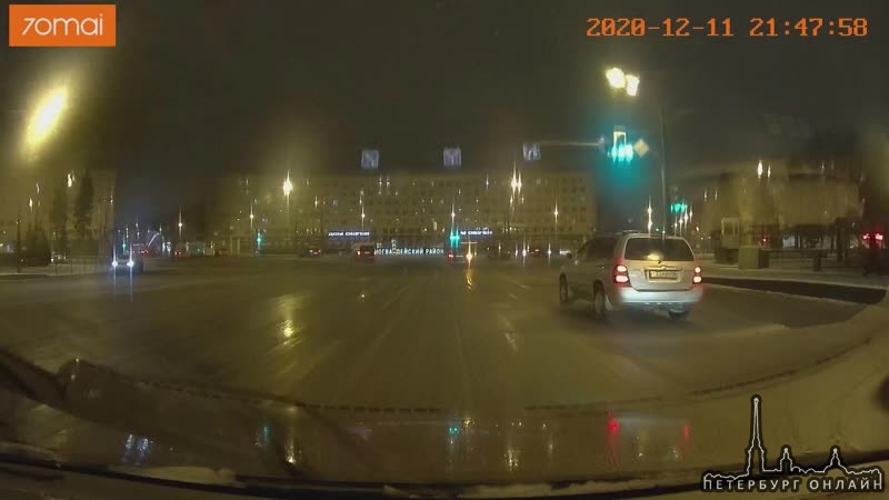 11 декабря примерно в 21.45 при движении с Комаровского моста на Красногвардейскую площадь был удар...
