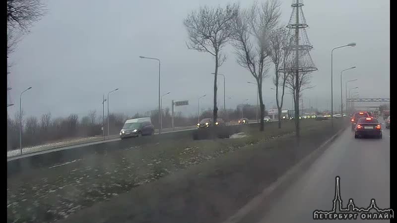 Ситимобиль телепортировал Skoda на обрыв у поворота на Пулковском шоссе, машина повисла, но не упал...