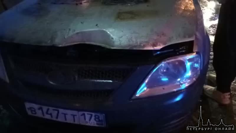 На улице Кустодиева 16к1 сгорел автомобиль Лада Ларгус.