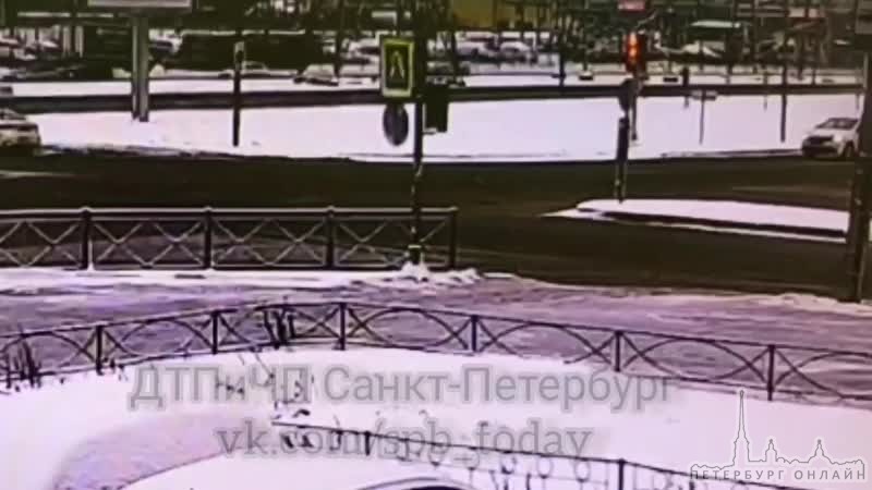 18 января в 16:10 таксист с Витебского повернул под стрелку направо на Орджоникидзе и сразу налево в...