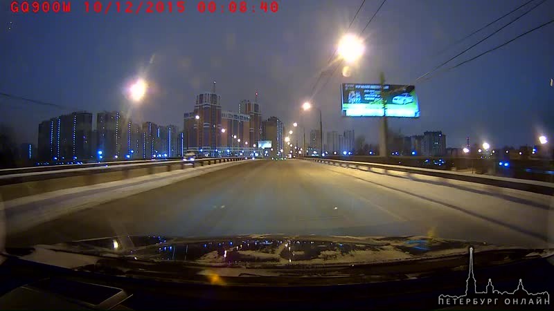 Сегодня в 6:15 утра на Кушелевской дороге 2 занесло легковушку.