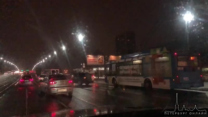 Штурм Володарского моста в направлении к Ивановской улице восставшими из кроватей водителями по пути...
