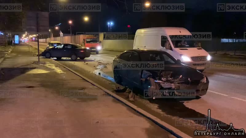 На Большом Сампсониевском проспекте столкнулись два автомобиля. В результате случившегося никто не п...